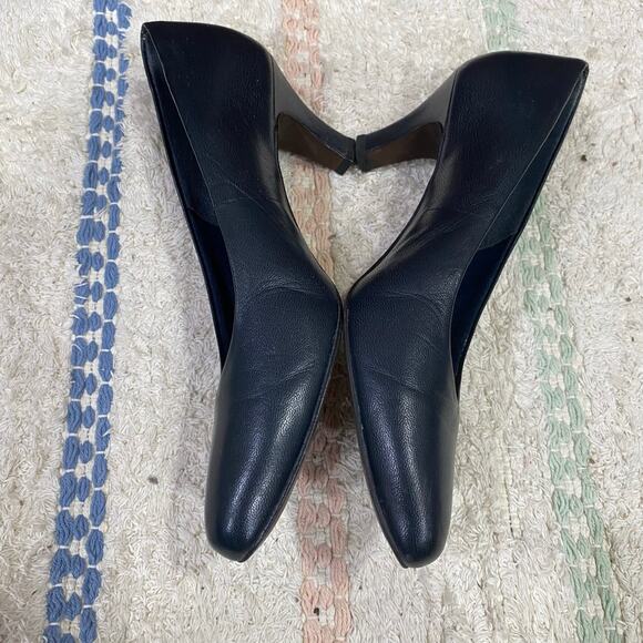 Easy Spirit Leather Heels Bundle Size 7 AAA Navy, Beige and White Low Heel Pumps - Picture 12 of 16